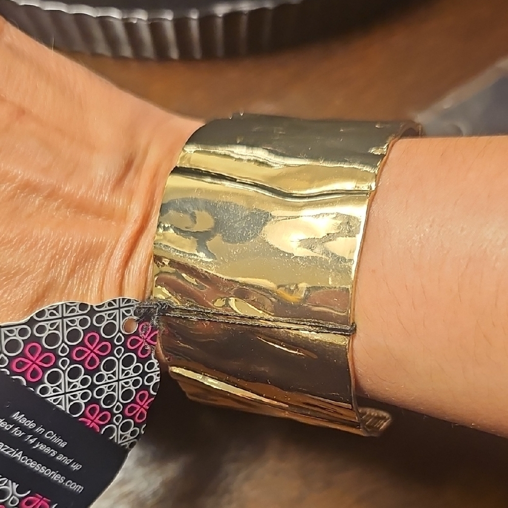 Gold Cuff Bracelet and Ring Set - Picture 6 of 15